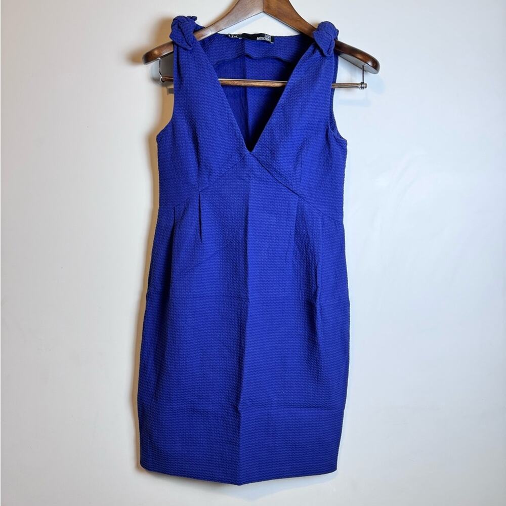 Love Moschino V-Neck Crinkle Sheath Dress - Size 4